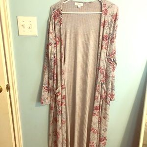 Lularoe Rose and Gray Sarah Duster Cardigan